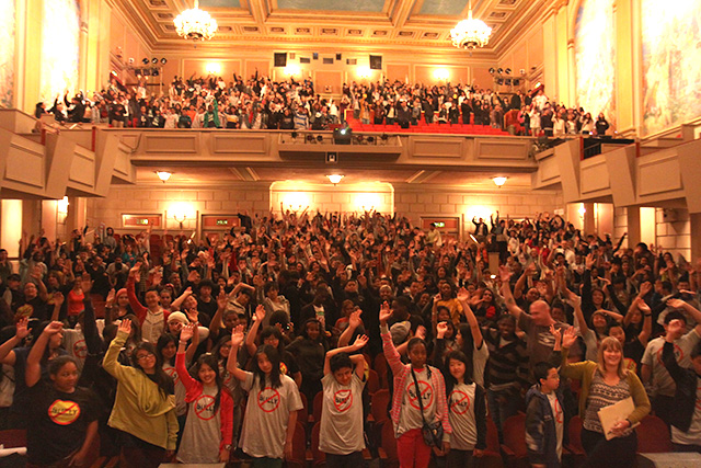 Students participate in Q&A