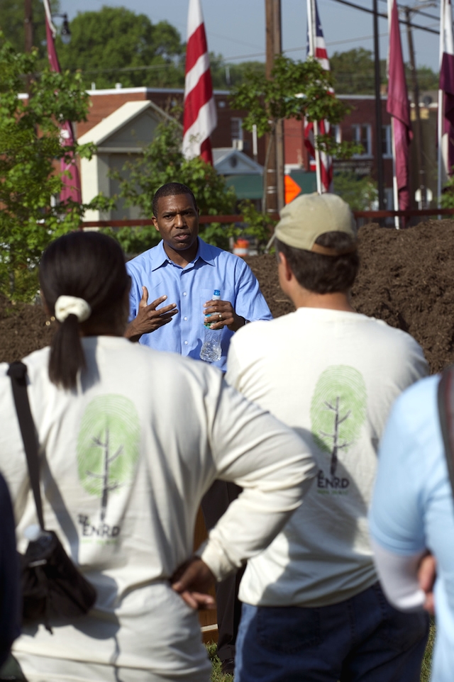 Acting Associate Attorney General Tony West spoke with volunteers from ENRD, Washington Parks &amp; People and the DC Green Corps