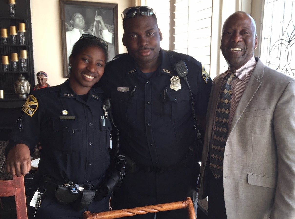 SPPD Officers and USAO Outreach team at Coffee with a Cop