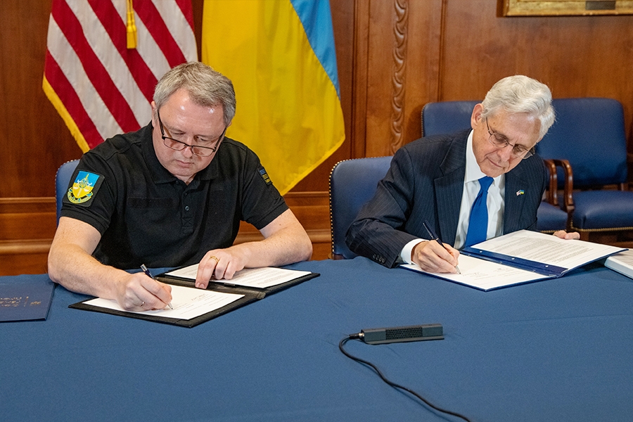 Ukraine Prosecutor General Kostin and Attorney General Garland officially sign the memorandum of understanding.