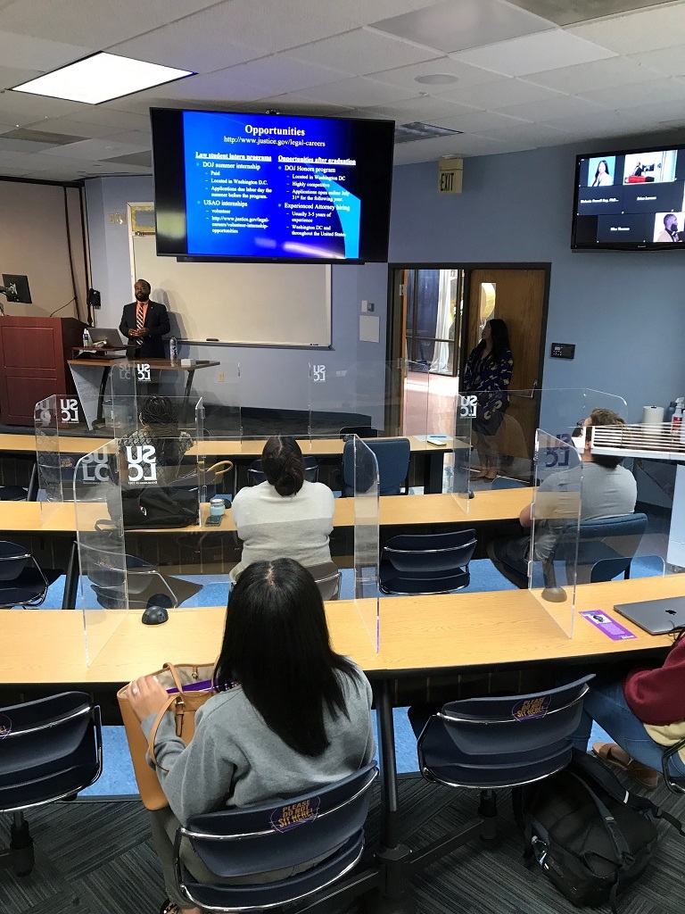 Criminal Chief Jamie Flowers talks to Southern University law students