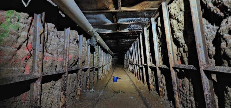 Tunnel with girding Tunnel with girding