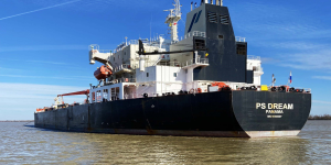 Photo of ship PS Dream at anchor
