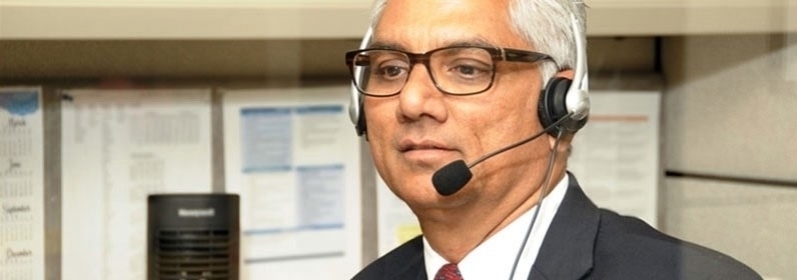 आपात स्थिति में सहायता प्राप्त करने के लिए । आपात स्थिति में सहायता प्राप्त करने के लिए ।