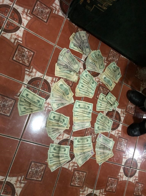 Salvadoran authorities seize cash from gang members which they will forfeit as proceeds of criminal activities.